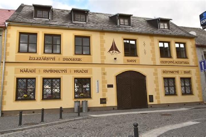 Iris, 28 — Escort in Touzim, Czech Republic