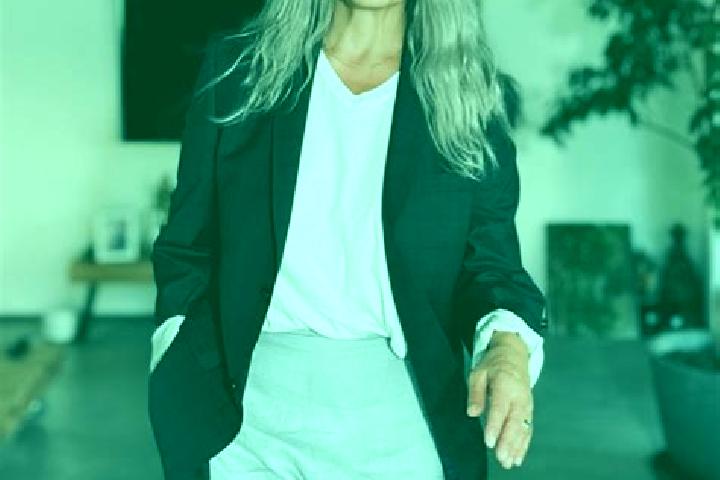 Iris, 28 — Escort in Vendoli, Czech Republic