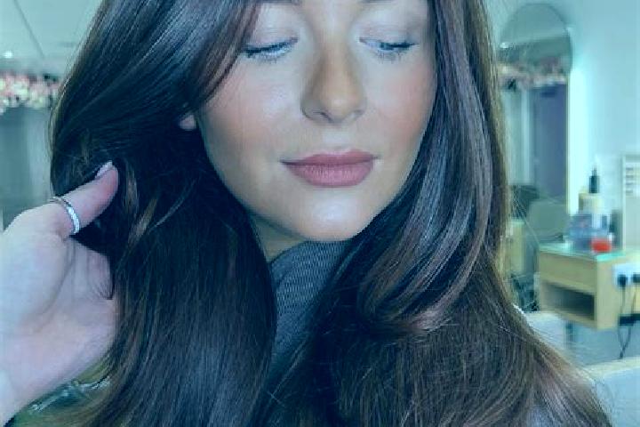 Iris, 29, a auburn brown-eyed indian companion based in Vallromanes. Offering Roleplay, Party Girl, 69. Available for incall and outcall, overnight bookings ...