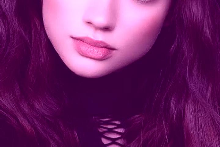 Iris, 29, a brunette amber-eyed european companion based in Peixe. Offering Domination, Duos, Striptease. Available for incall and outcall, day and evening d...