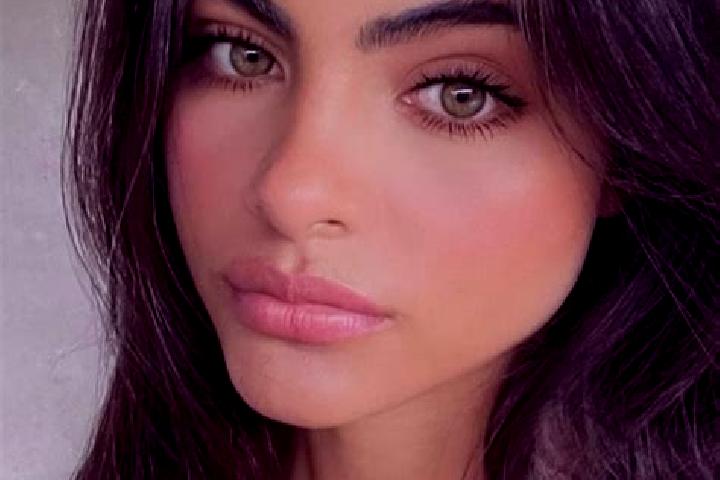 Iris, 29, a brunette dark-eyed indian companion based in Congress Heights. Offering Deep French Kissing, GFE, A-Level, Travel Companion. Available for incall...