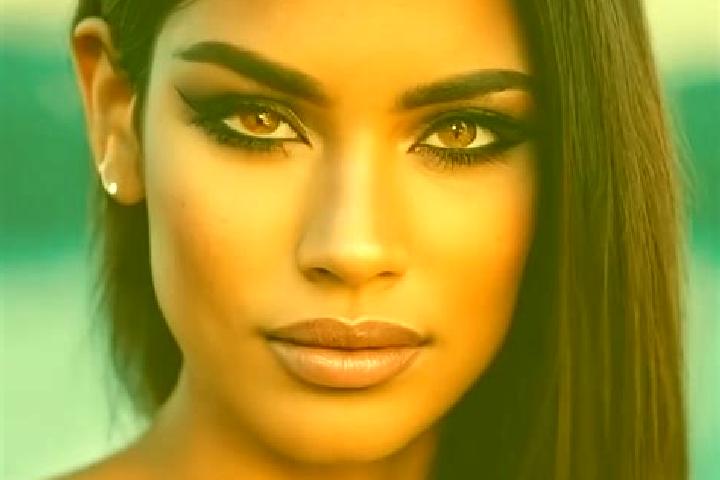 Iris, 29, a brunette dark-eyed latina companion based in Mundo Novo. Offering Massage, Party Girl, Striptease. Available for incall and outcall, overnight bo...
