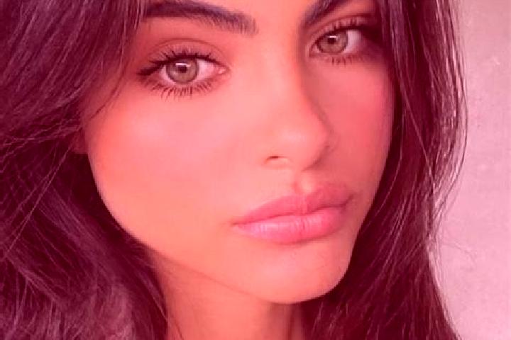 Iris, 29, a brunette hazel-eyed slavic companion based in Castelluccio Inferiore. Offering Dinner Date, Erotic Massage, GFE, 69. Available for incall and out...