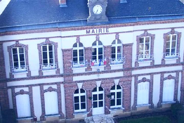 Iris, 29 — Escort in Prunay-le-Gillon, France
