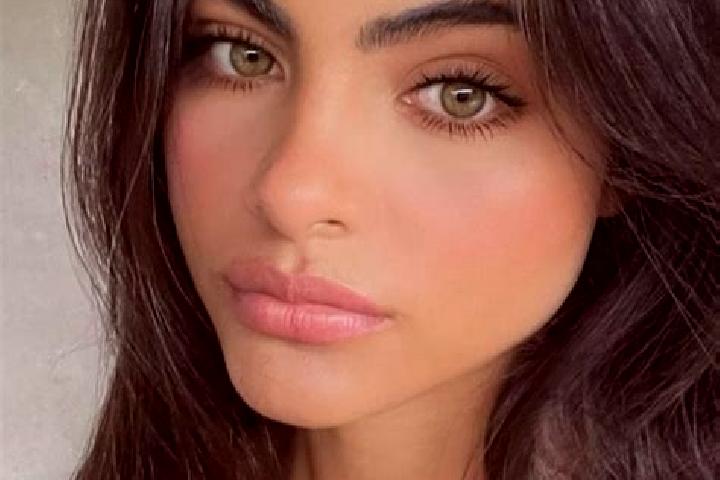 Iris, 30, a black amber-eyed indian companion based in Prydniprovsk. Offering Couples, Striptease, Massage, OWO. Available for incall and outcall, day and ev...