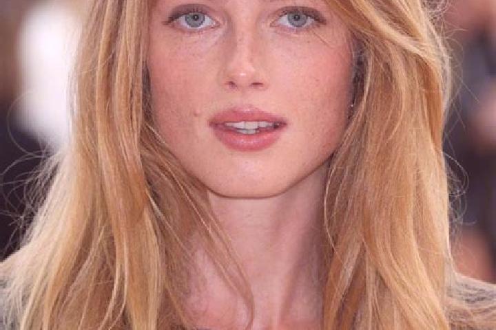 Iris, 30, a blonde amber-eyed latina companion based in Montenero di Bisaccia. Offering 69, Striptease, OWO. Available for incall and outcall, day and evenin...
