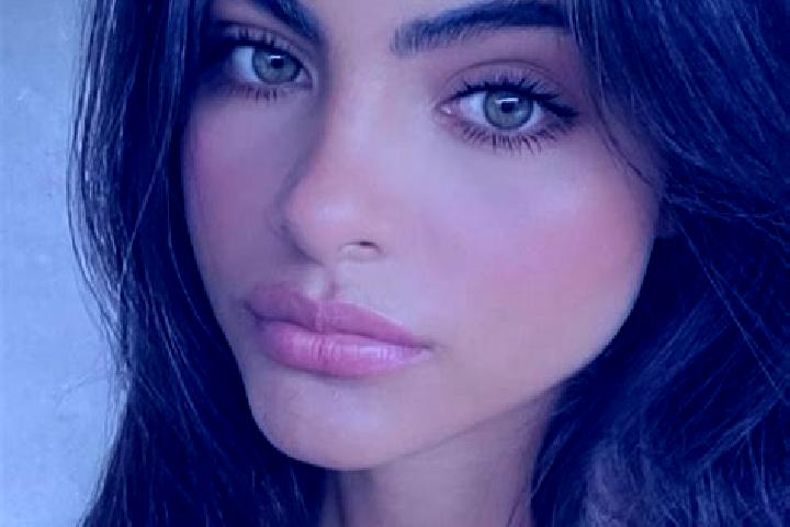Iris, 30, a brunette dark-eyed middle eastern companion based in Por do Sol. Offering Dinner Date, Fetish, BDSM. Available for incall and outcall, day and ev...