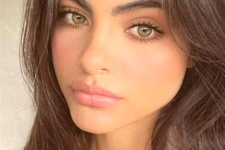 Iris, 30, a brunette green-eyed latina companion based in Rajakilpakkam. Offering Roleplay, GFE, Dinner Date. Available for incall and outcall, day and eveni...