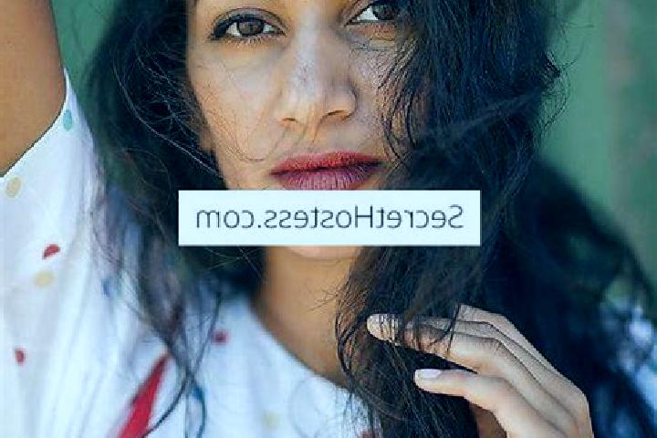 Iris, 30, a red grey-eyed indian companion based in La Rinconada. Offering OWO, Fetish, Erotic Massage, Striptease, Girlfriend Experience. Available for inca...