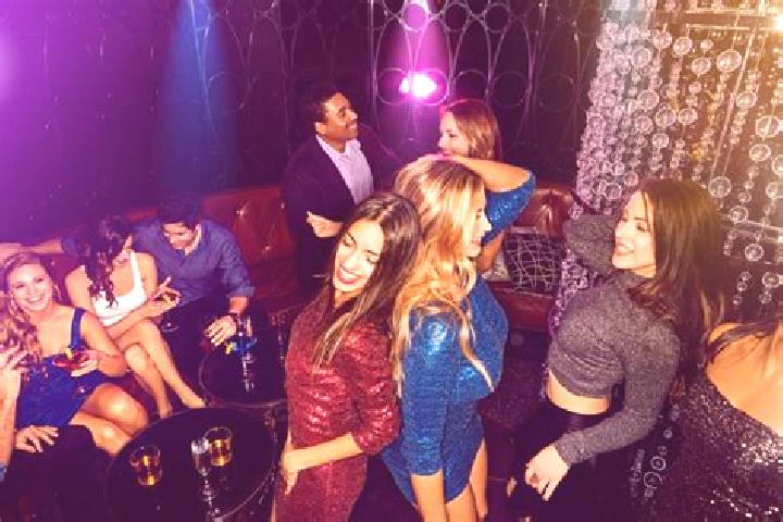 Iris, 31, a brunette amber-eyed asian companion based in Le Castellet. Offering Striptease, Dinner Date, Tantra, Deep French Kissing. Available for incall an...