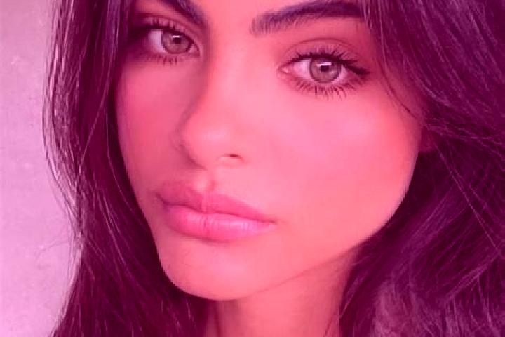 Iris, 31, a brunette amber-eyed indian companion based in White Pigeon. Offering Travel Companion, 69, Couples, Massage. Available for incall and outcall, ov...