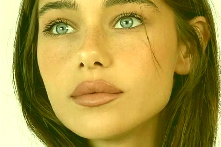 Iris, 31, a brunette blue-eyed indian companion based in Binges. Offering GFE, A-Level, Fetish. Available for incall and outcall, overnight bookings available.