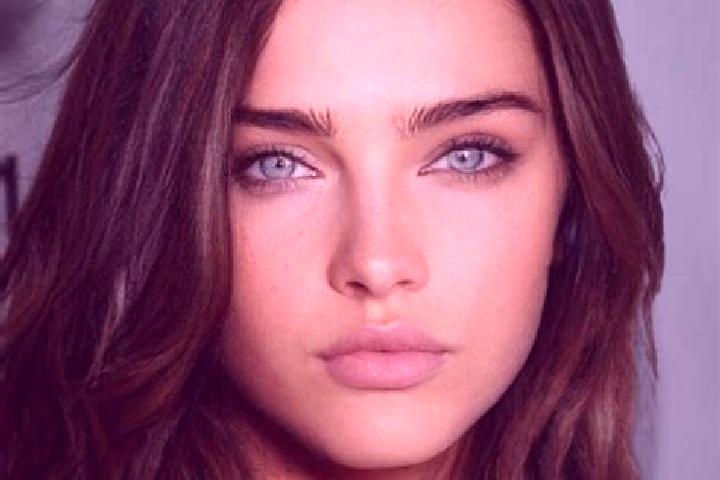 Iris, 31, a brunette green-eyed caribbean companion based in Las Quemazones. Offering Erotic Massage, Prostate Massage, BDSM. Available for incall and outcal...