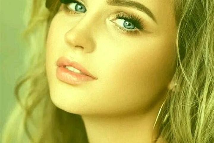Iris, 31, a dark blonde blue-eyed indian companion based in Sacramento. Offering Massage, Overnight, 69. Available for incall and outcall, overnight bookings...