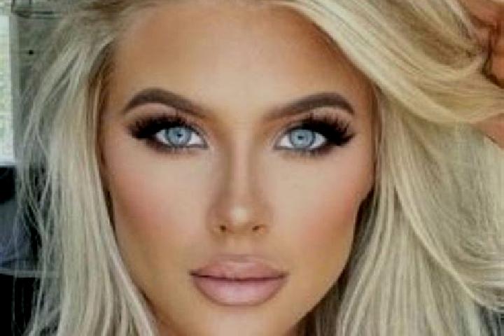 Iris, 31, a platinum blonde green-eyed latina companion based in Crupet. Offering 69, A-Level, Duos. Available for incall and outcall, day and evening dates.