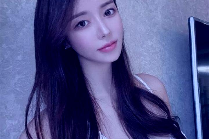 Iris, 31 — Escort in Huguang, China