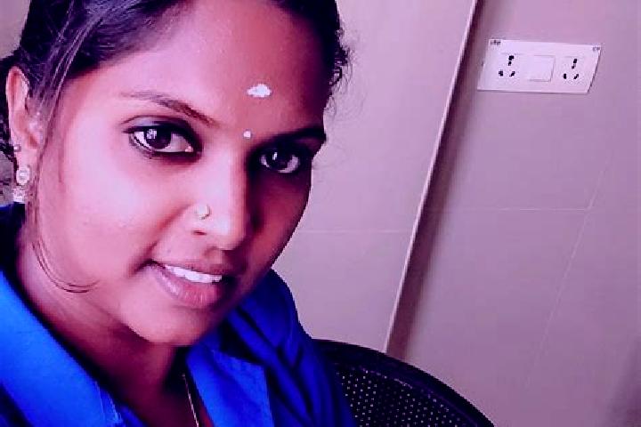 Iris, 31 — Escort in Peramangalam, India