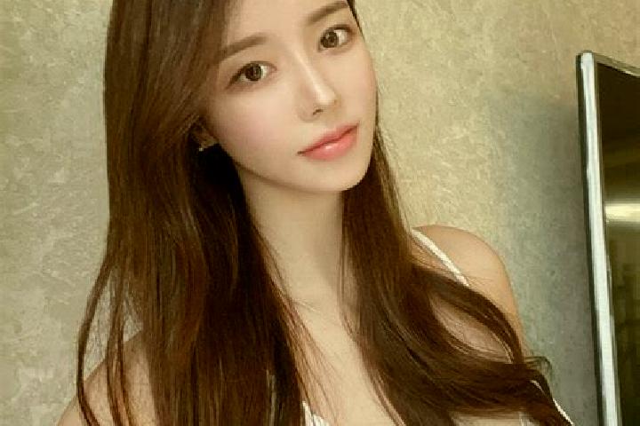 Iris, 31 — Escort in Wanbaoshan, China