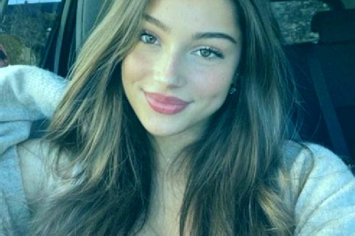Iris, 32, a auburn hazel-eyed latina companion based in Timbe do Sul. Offering Duos, Overnight, Couples, Fetish, Travel Companion. Available for incall and o...
