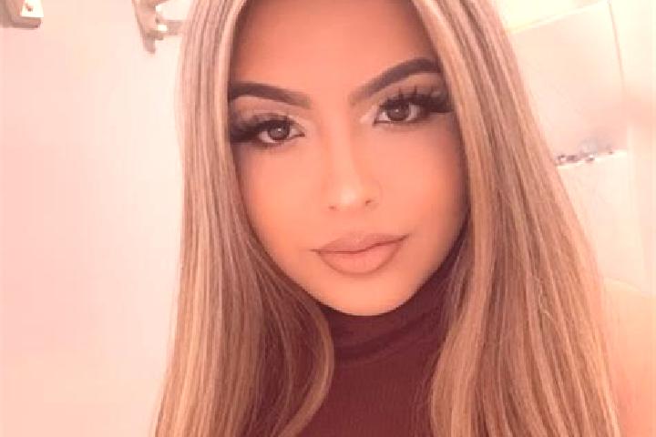Iris, 32, a blonde brown-eyed latina companion based in Longa. Offering Party Girl, Couples, A-Level, Girlfriend Experience. Available for incall and outcall...