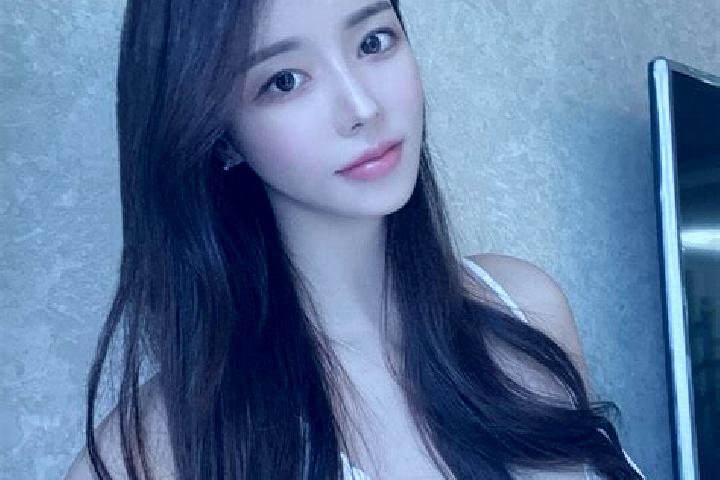Iris, 32 — Escort in Bingcha, China