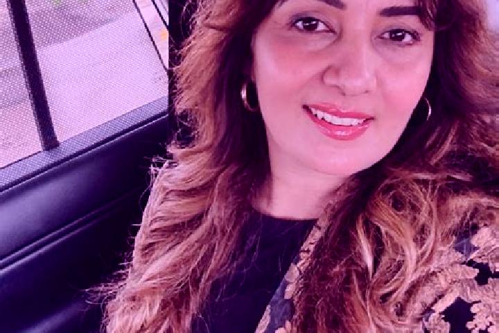 Iris, 32 — Escort in Najibabad, India