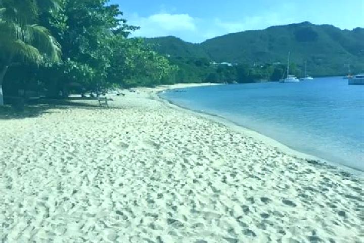 Iris, 32 — Escort in Questelles, Saint Vincent and the Grenadines