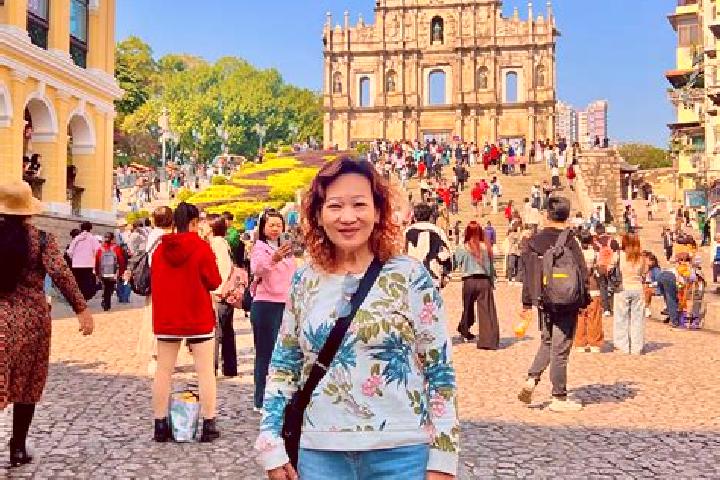 Iris, 32 — Escort in Wunu er, China