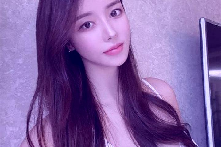 Iris, 32 — Escort in Yangjiaping, China