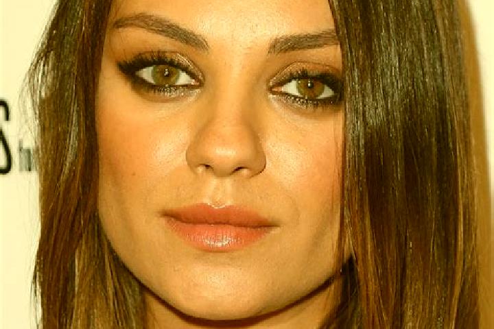 Iris, 33, a auburn hazel-eyed middle eastern companion based in Labuleng. Offering Roleplay, Party Girl, Fetish. Available for incall and outcall, day and ev...