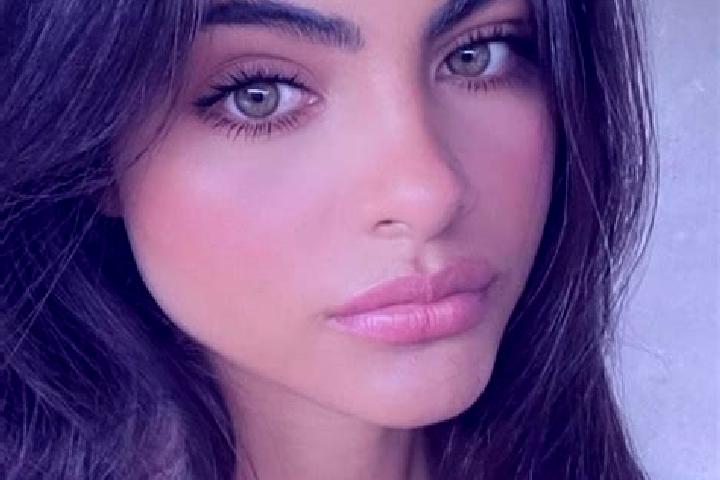 Iris, 33, a black dark-eyed indian companion based in Codlea. Offering OWO, Duos, Girlfriend Experience. Available for incall and outcall, day and evening da...