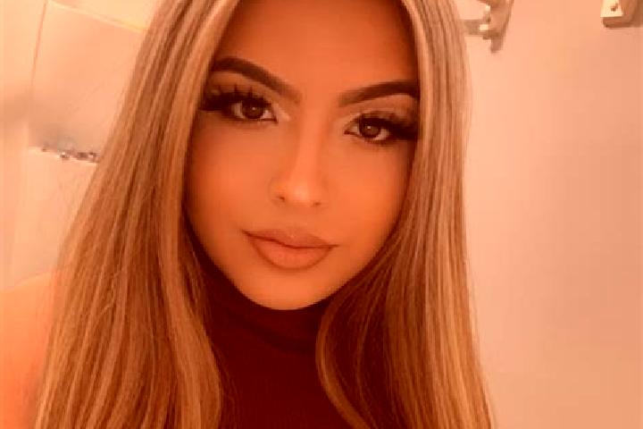 Iris, 33, a blonde amber-eyed latina companion based in Cherlak. Offering Massage, BDSM, Roleplay. Available for incall and outcall, day and evening dates.