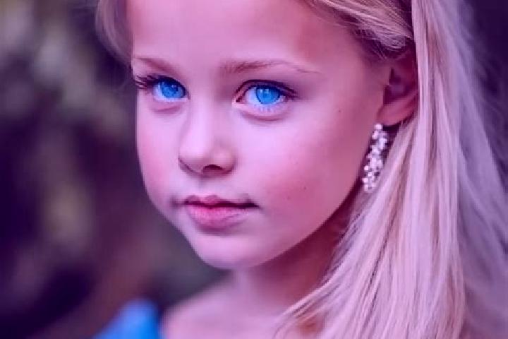 Iris, 33, a blonde blue-eyed middle eastern companion based in Chomedey. Offering Prostate Massage, Dinner Date, Party Girl, CIM. Available for incall and ou...