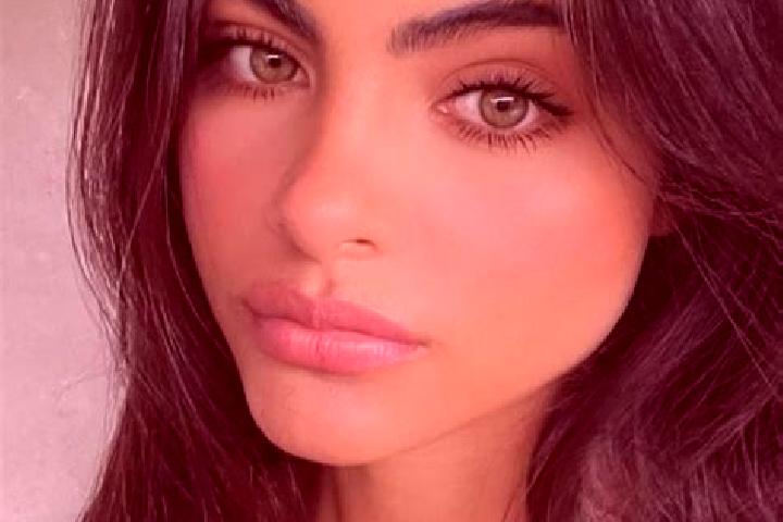 Iris, 33, a chestnut green-eyed indian companion based in Gendoh Krajan. Offering Fetish, Massage, Dinner Date, 69, Domination. Available for incall and outc...