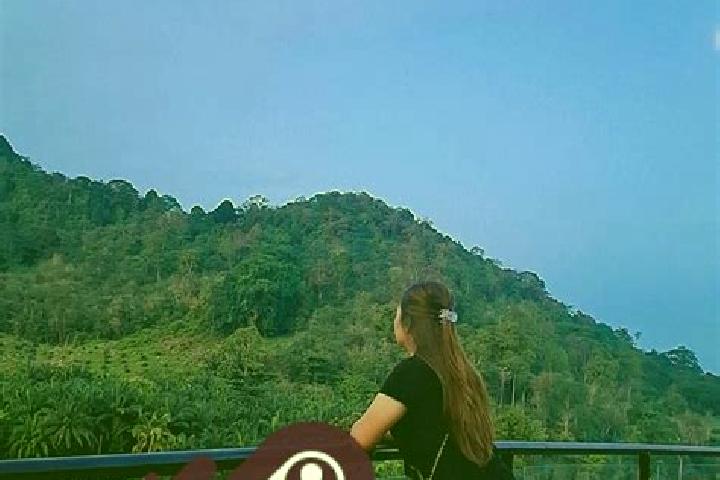 Iris, 33 — Escort in Padangulaktanding, Indonesia
