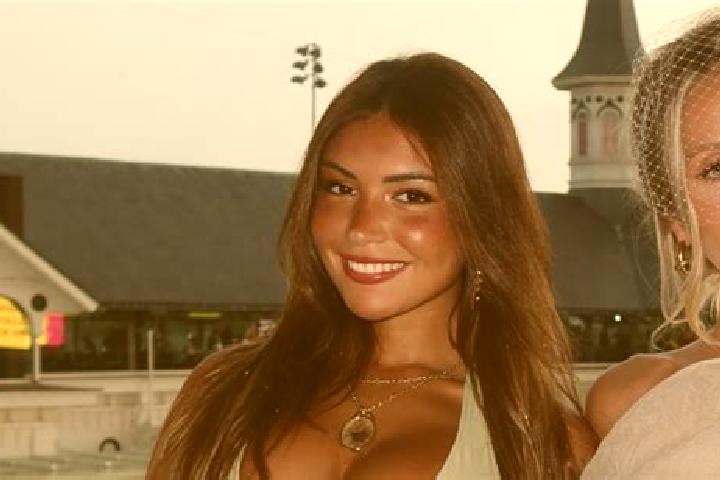 Iris, 34, a auburn blue-eyed caribbean companion based in Cova da Moura. Offering Deep French Kissing, Girlfriend Experience, 69. Available for incall and ou...