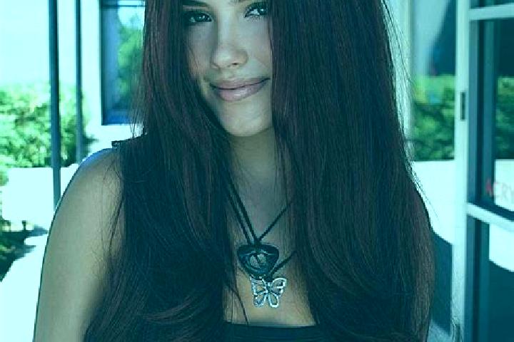 Iris, 34, a auburn dark-eyed caucasian companion based in Dalam. Offering Couples, Tantra, Overnight. Available for incall and outcall, day and evening dates.