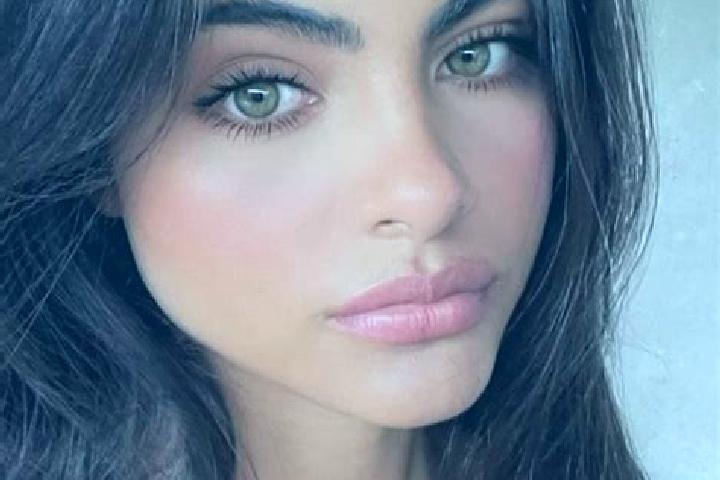 Iris, 34, a black hazel-eyed middle eastern companion based in Mengyan. Offering Duos, 69. Available for incall and outcall, day and evening dates.