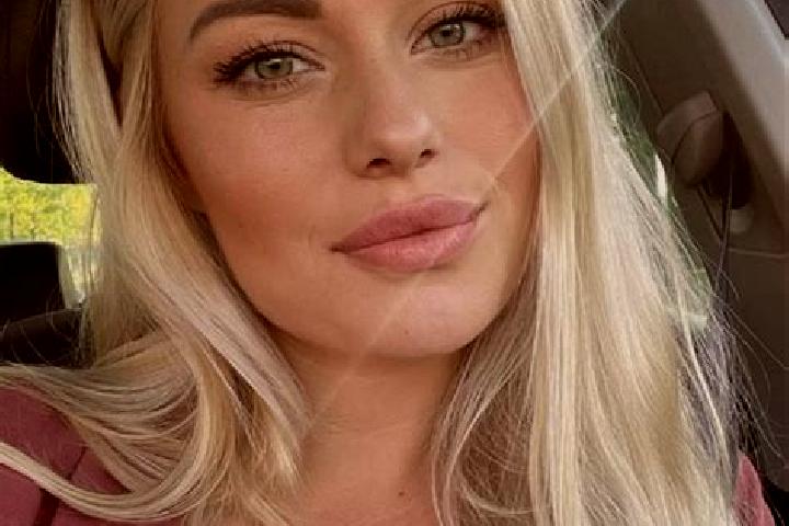 Iris, 34, a blonde hazel-eyed latina companion based in Inggudale. Offering BDSM, Travel Companion, Duos, Striptease. Available for incall and outcall, day a...