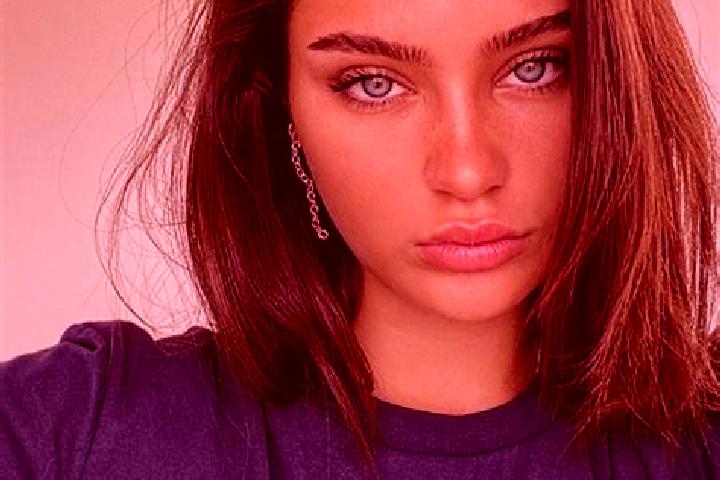 Iris, 34, a brunette blue-eyed indian companion based in Tangkeng. Offering A-Level, Girlfriend Experience, Erotic Massage, Party Girl. Available for incall ...