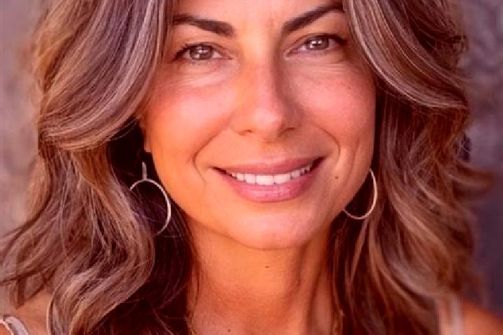 Iris, 34, a brunette grey-eyed asian companion based in Muereasca de Sus. Offering Girlfriend Experience, Tantra, Duos. Available for incall and outcall, day...