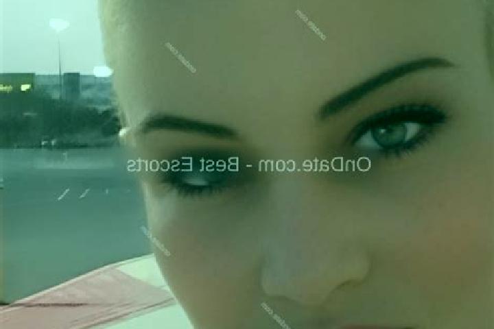 Iris, 34 — Escort in Clarendon, United States