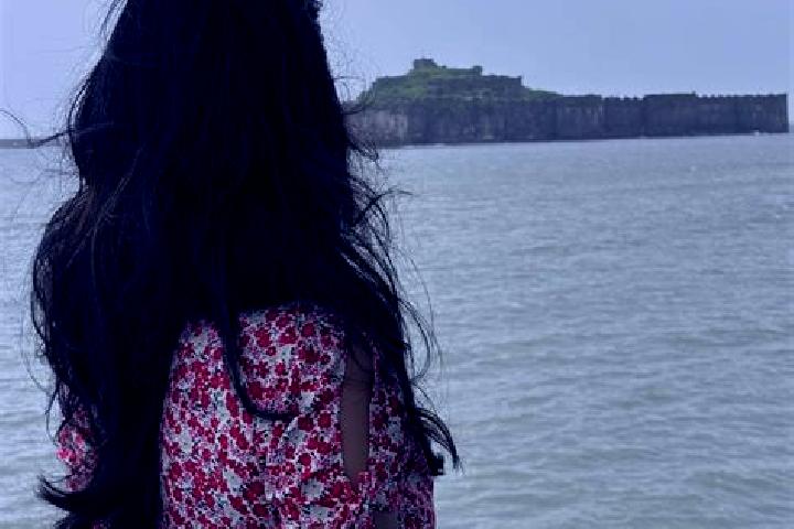 Iris, 34 — Escort in Murud, India