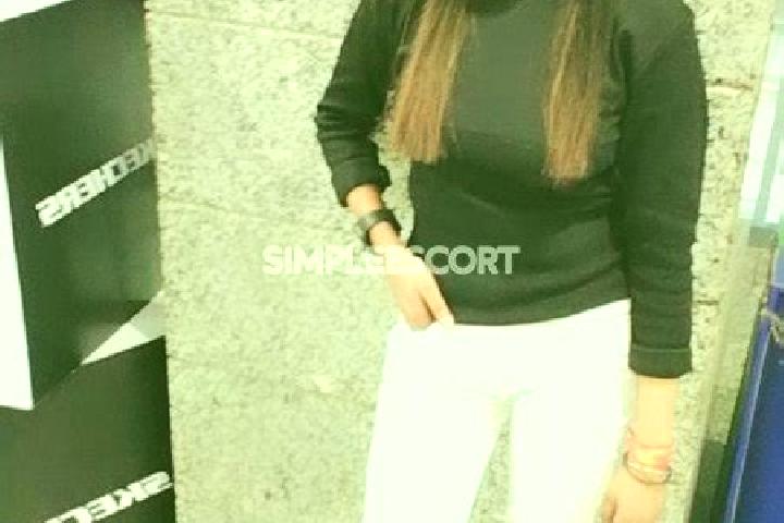 Iris, 34 — Escort in Roorkee, India