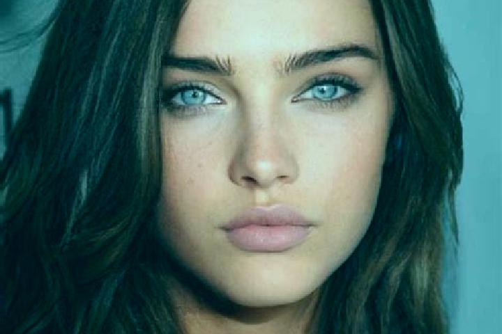 Iris, 35, a brunette green-eyed slavic companion based in San Andres de los Gama. Offering Deep French Kissing, Erotic Massage, Domination, Party Girl. Avail...