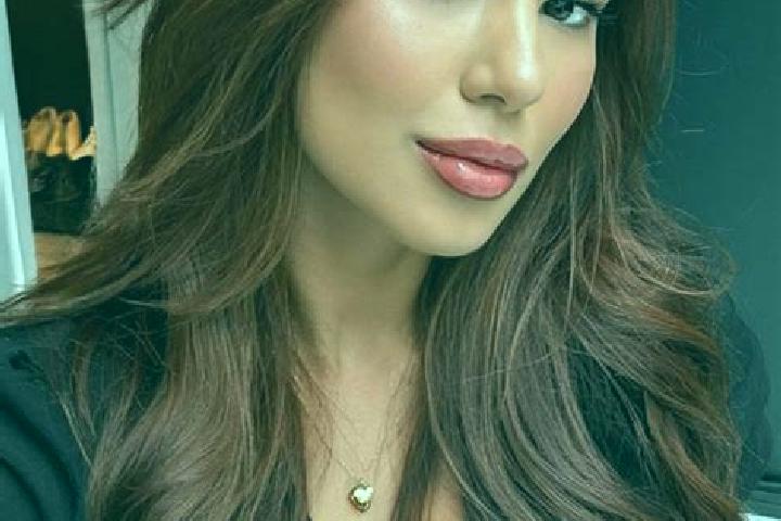 Iris, 35, a chestnut dark-eyed asian companion based in Santo Antonio do Leste. Offering Roleplay, 69. Available for incall and outcall, day and evening dates.