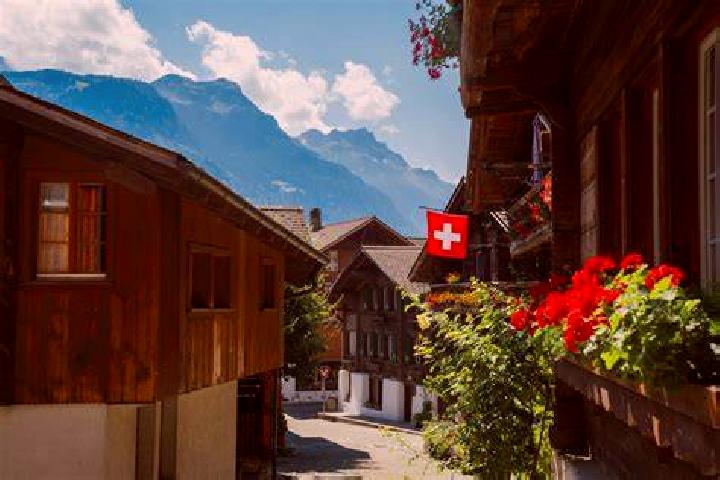 Iris, 35 — Escort in Cazis, Switzerland