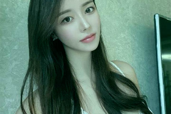 Iris, 35 — Escort in Daliu, China