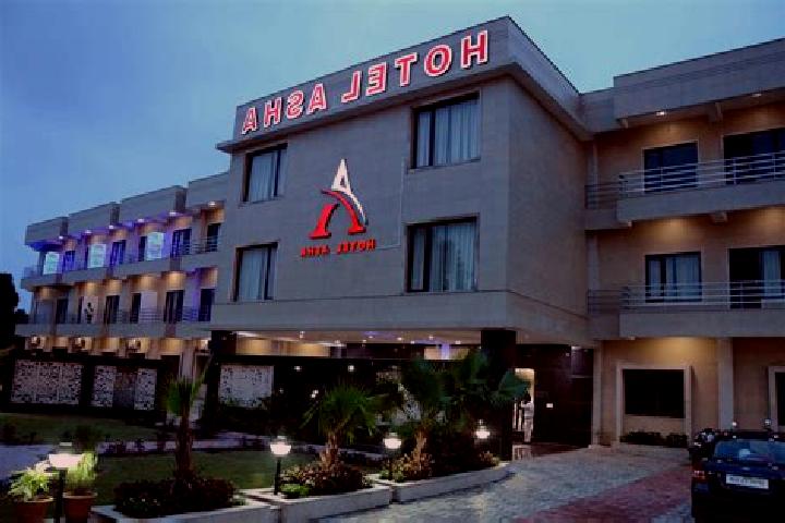 Iris, 35 — Escort in Kannauj, India