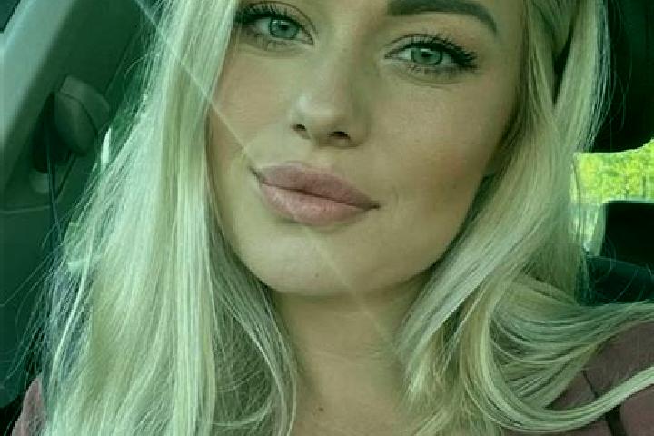 Iris, 36, a blonde hazel-eyed mediterranean companion based in Saint-Gedeon. Offering Fetish, 69, OWO. Available for incall and outcall, overnight bookings a...